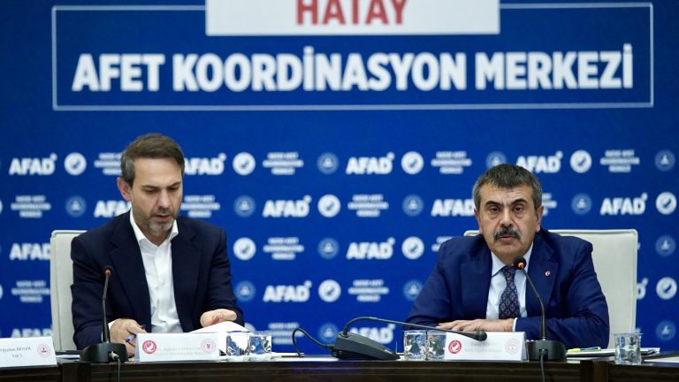 Bakan Tekin, Hatay’da İncelemelerde Bulundu