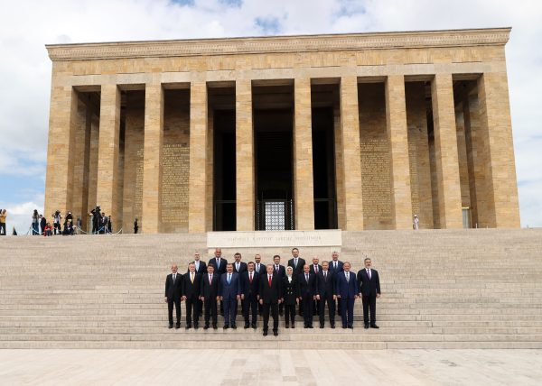 Bakan Tekin, Cumhurbaşkanı Erdoğan Başkanlığındaki Yeni Kabine İle Anıtkabir’i Ziyaret Etti
