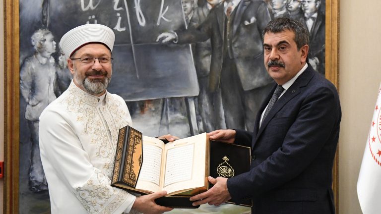 Bakan Tekin’e Diyanet İşleri Başkanı Erbaş’tan Ziyaret