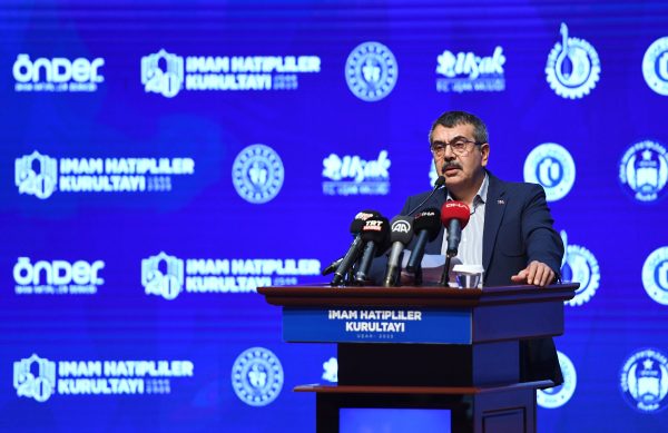 Bakan Tekin, Önder İmam Hatipliler Kurultayı’na Katıldı