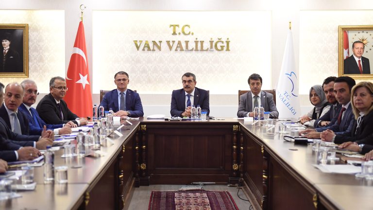 Bakan Yusuf Tekin, Van İl Eğitim Değerlendirme Toplantısı’na Katıldı