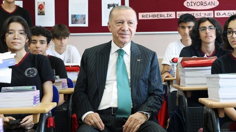 Cumhurbaşkanı Erdoğan, Yeni Eğitim Öğretim Yılını Kutladı
