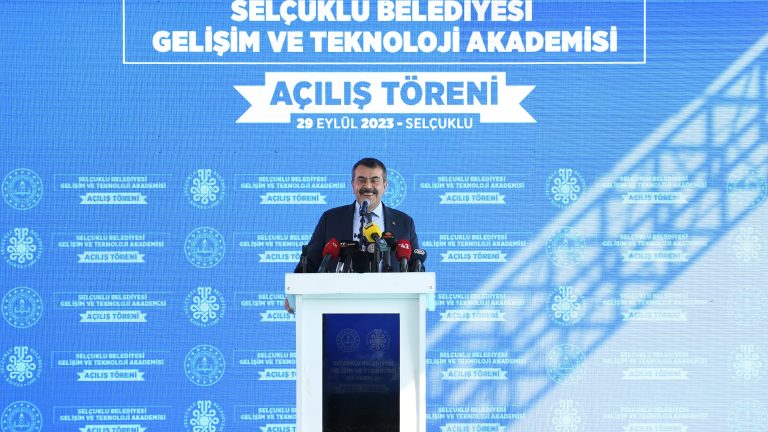 Bakan Tekin, Konya’da Eğitim ve Spor Tesisi Açılışları Yaptı