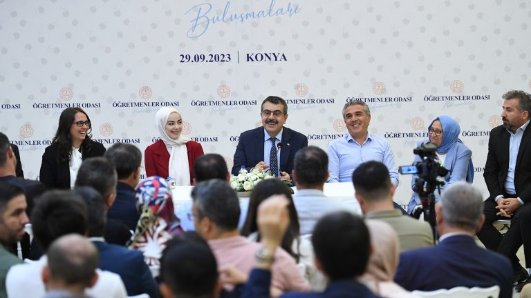 Bakan Tekin: Kolektif Şuurla Hareket Ediyoruz