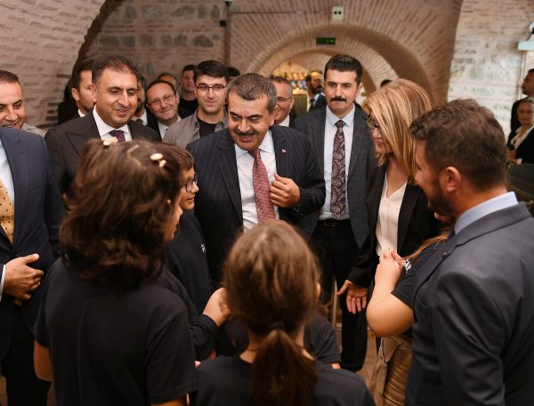 Bakan Tekin, Cumhuriyetin 100. Yılında Eğitimden İzler Sergisinin Açılışına Katıldı