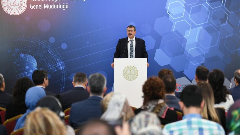 Bakan Tekin, YEĞİTEK Çalıştayına Katıldı