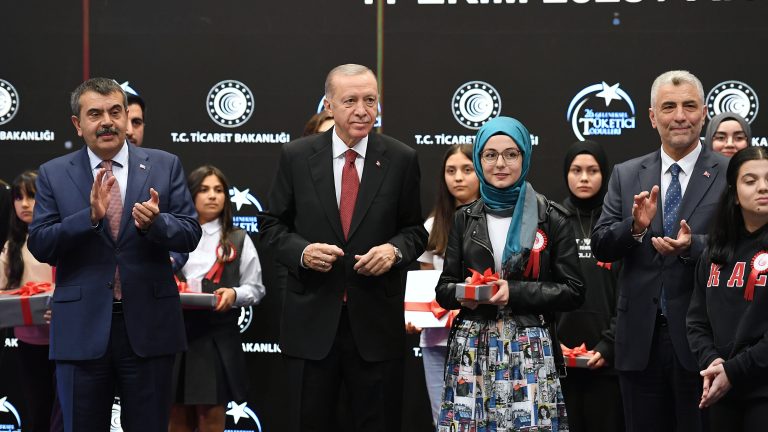 Bakan Tekin, 26. Geleneksel Tüketici Ödülleri Töreni’ne Katıldı