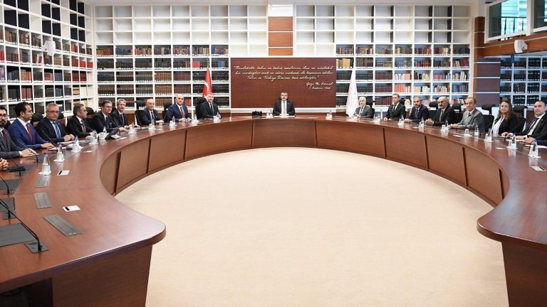 Bakan Tekin, TTKB’ye Çalışma Ziyaretinde Bulundu