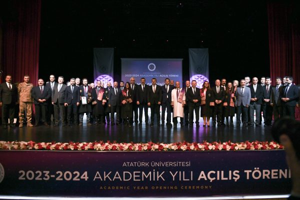 Bakan Tekin, Atatürk Üniversitesinin 2023-2024 Akademik Yılı Açılış Töreni’ne Katıldı