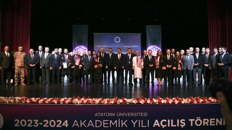 Bakan Tekin, Atatürk Üniversitesinin 2023-2024 Akademik Yılı Açılış Töreni’ne Katıldı