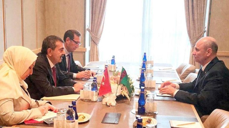 Bakan Tekin Türkmenistan Bakanlar Kurulu Başkan Yardımcısı Amannepesov ile Bir Araya Geldi