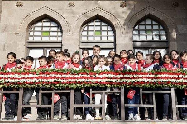 Bakan Tekin, Öğrencilerle Birinci Meclis’i Ziyaret Etti