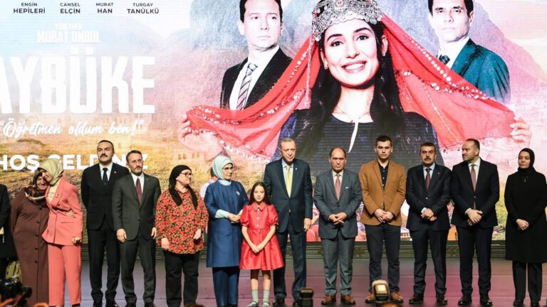 Cumhurbaşkanı Erdoğan ile Bakan Tekin, “Aybüke: Öğretmen Oldum Ben!” Filminin Ankara’daki Galasına Katıldı