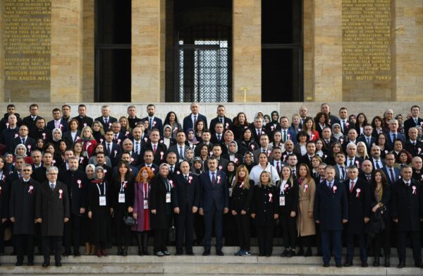 Bakan Tekin ve Beraberindeki Öğretmenler Anıtkabir’i Ziyaret Etti