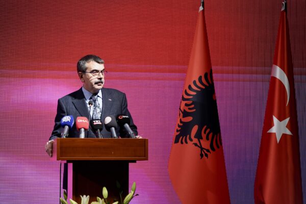 Bakan Tekin, “Arnavutluk Bayrak ve Bağımsızlık Günü” Resepsiyonuna Katıldı