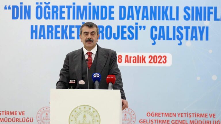 Bakan Tekin, Din Öğretiminde Dayanıklı Sınıflar Hareketi Projesi’nin Tanıtım Programına Katıldı