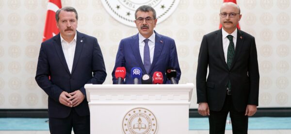 Bakan Tekin, Eğitimcilere Yönelik Şiddete İlişkin Basın Açıklaması Yaptı