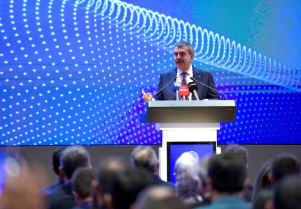 Bakan Tekin, “Eğitimde Yapay Zekâ Uygulamaları Uluslararası Forumu” na Katıldı