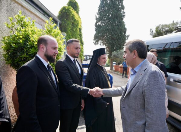 Bakan Tekin, Özel Heybeliada Rum Erkek Lisesini Ziyaret Etti