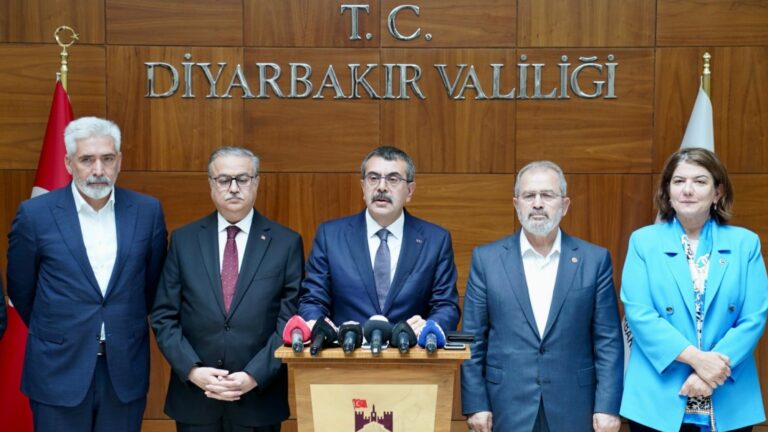 Bakan Yusuf Tekin, Diyarbakır İl Eğitim Değerlendirme Toplantısı’na Katıldı