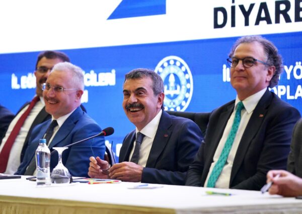 Bakan Tekin, Diyarbakır İl Eğitim Yöneticileriyle Buluştu