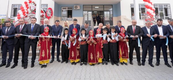 Bakan Yusuf Tekin, Elazığ’da İbrahim Taşel Ortaokulunun Açılışını Yaptı