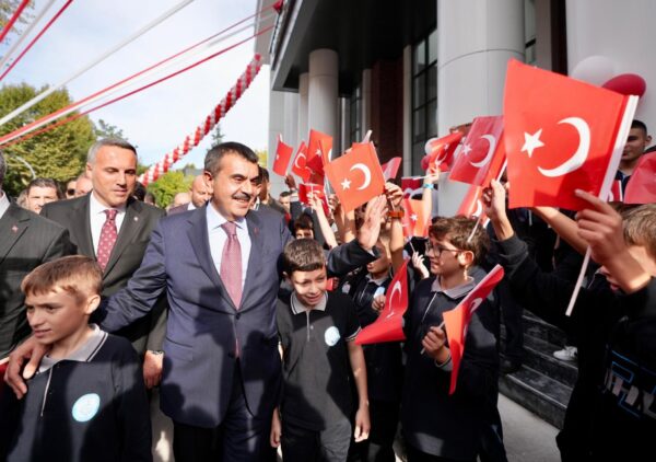 Bakan Tekin, Adapazarı Anadolu İmam Hatip Lisesinin Açılışını Yaptı