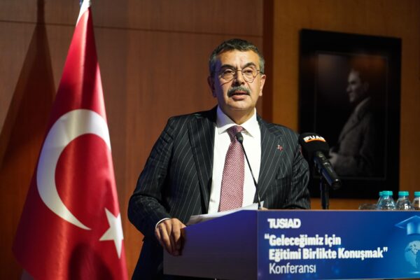 Bakan Tekin, “Geleceğimiz için Eğitimi Birlikte Konuşmak” Konferansına Katıldı