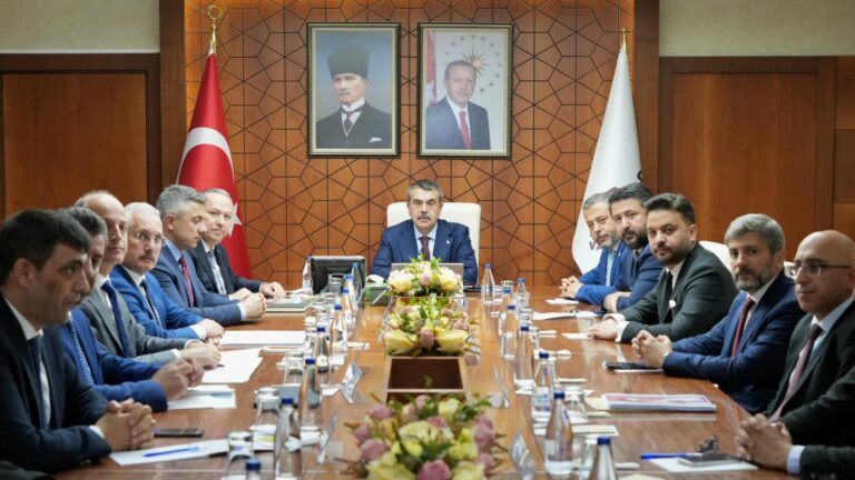 Bakan Tekin, Nevşehir’de İl Eğitim Değerlendirme Toplantısına Katıldı