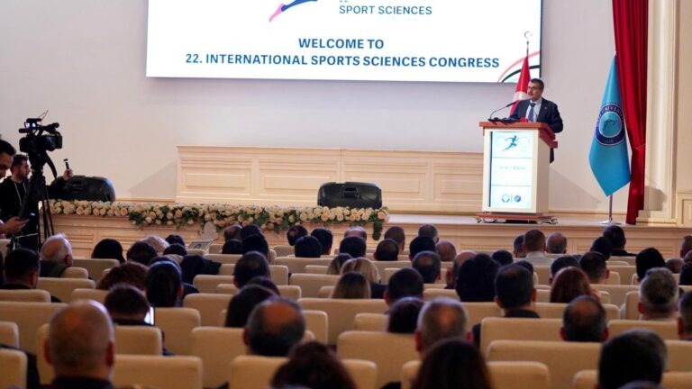 Bakan Yusuf Tekin, Uluslararası 22. Spor Bilimleri Kongresi’ne Katıldı