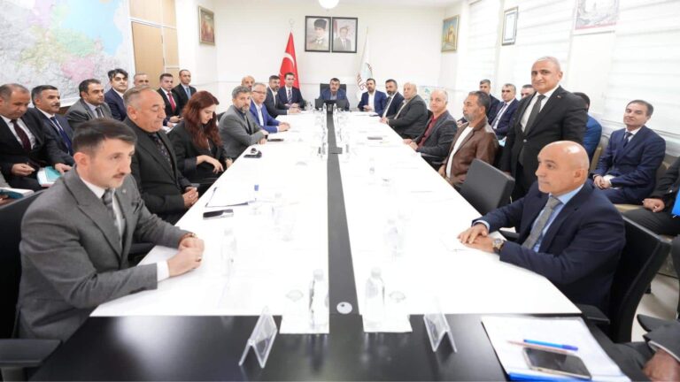 Bakan Tekin, Bitlis’te “İl Eğitim Değerlendirme” Toplantısına Katıldı