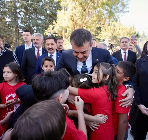 Bakan Tekin, Hatay’da Üç Okulun Açılış Törenine Katıldı