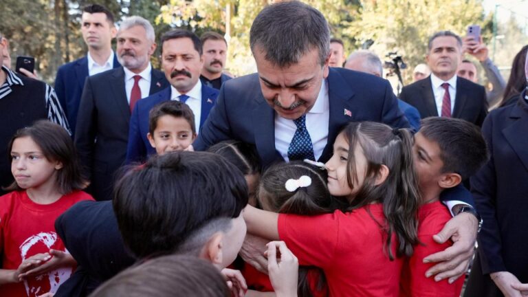 Bakan Tekin, Hatay’da Üç Okulun Açılış Törenine Katıldı