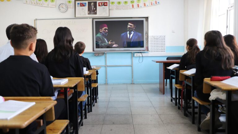 Cumhuriyet Haftasının İlk Dersi, “Dersimiz: Cumhuriyete Doğru” Filmiyle Başladı