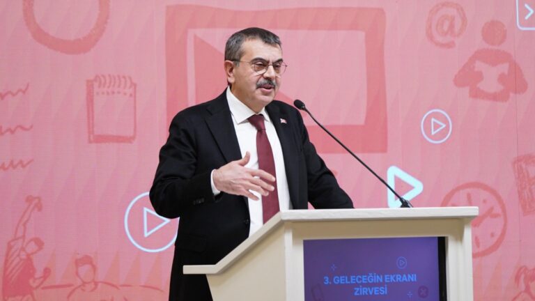 Bakan Yusuf Tekin, “3. Geleceğin Ekranı Zirvesi”ne Katıldı