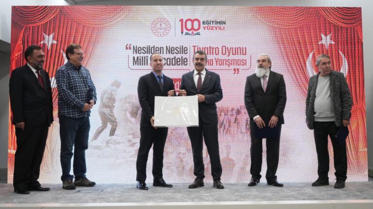 Bakan Tekin, “Nesilden ‘Nesile Millî Mücadele’ Tiyatro Oyunu Yazma Yarışması Ödül Töreni”ne Katıldı