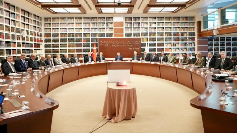 Mesleki ve Teknik Eğitim İhtisas Komisyonu’nun İlk Toplantısı, Bakan Tekin’in Katılımıyla Gerçekleşti