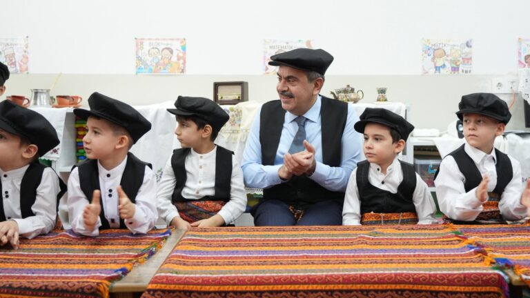 Bakan Tekin, Anaokulu Öğrencilerinin Yarıyıl Tatili Etkinliklerine Katıldı