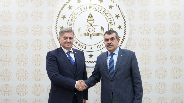 Bakan Tekin, Bosna Hersek Parlamentosu Temsilciler Meclisi Başkanı Zvızdıc ile Bir Araya Geldi