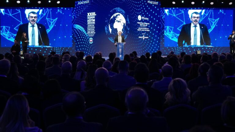 Bakan Tekin, “23. Geleneksel Antalya Eğitim Sempozyumu”nun Açılışına Katıldı