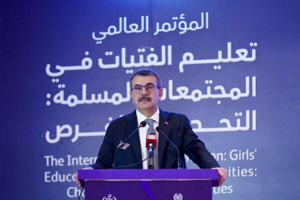 Bakan Tekin, Pakistan’da Düzenlenen Uluslararası Konferans’ta Katılımcılara Hitap Etti