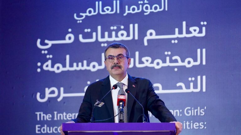 Bakan Tekin, Pakistan’da Düzenlenen Uluslararası Konferans’ta Katılımcılara Hitap Etti