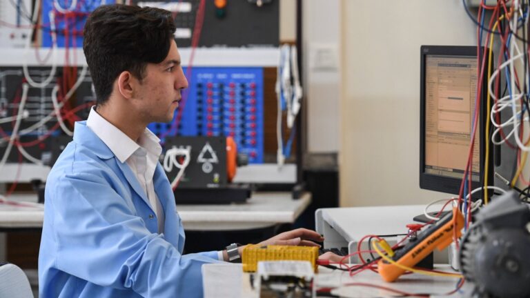 Bakan Tekin: Mesleki ve Teknik Eğitimi Güçlendirmeye Devam Edeceğiz