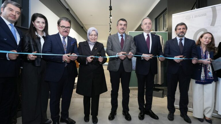 Bakan Tekin, “Tasavvufi Hayat” Sergisinin Açılış Törenine Katıldı