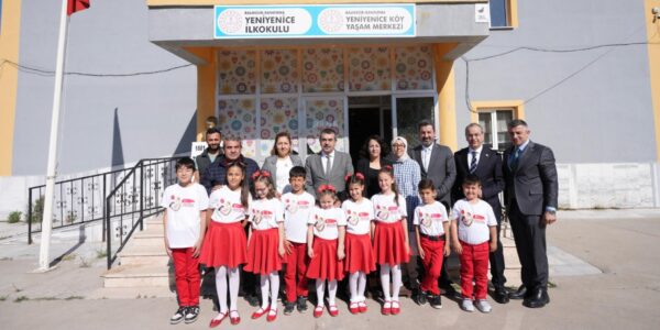 Bakan Tekin’den Balıkesir’de Öğrenci ve Öğretmenlere Ziyaret