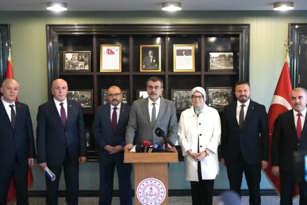 Bakan Tekin, Balıkesir’de İl Eğitim Değerlendirme Toplantısına Katıldı