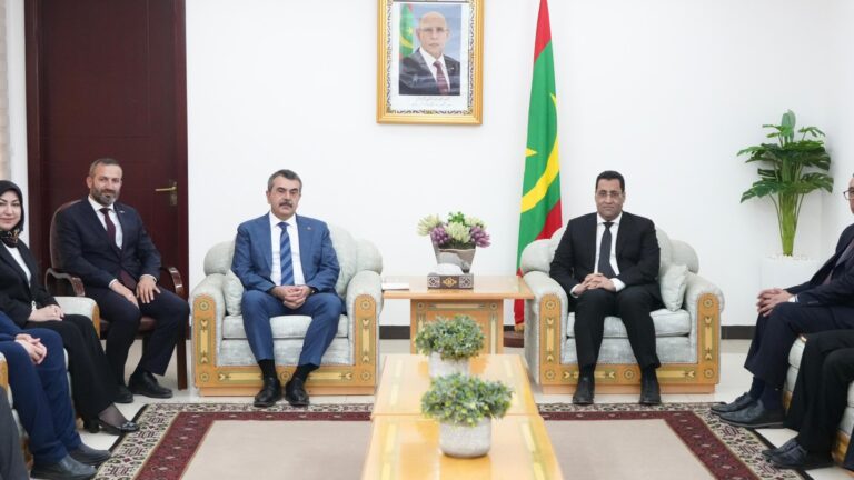 Bakan Tekin, Moritanya Başbakanı Djay ile Bir Araya Geldi