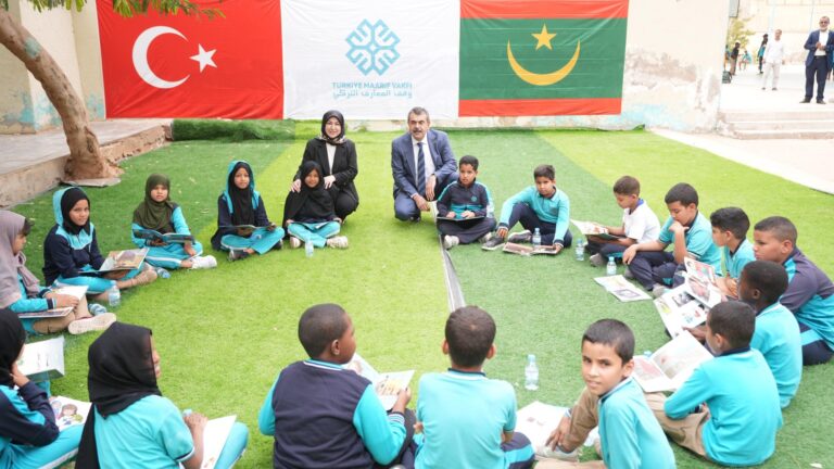 Bakan Tekin, Moritanya’da Uluslararası Türkiye Maarif Okulları Kampüsünü Ziyaret Etti