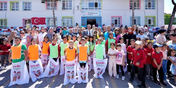 Bakan Tekin, Öğrencilerin “Dönem Sonu Faaliyet Haftası” Etkinliklerine Katıldı