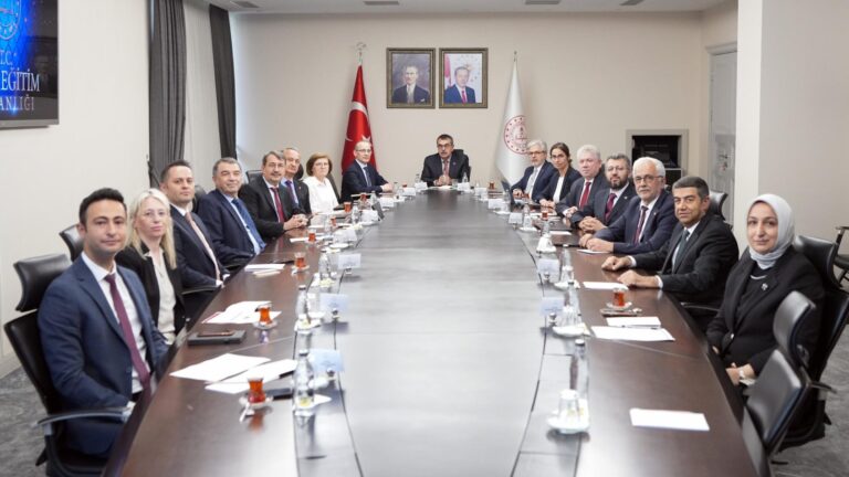 Bakan Tekin, Cumhurbaşkanlığı Eğitim ve Öğretim Politikaları Kurulu Üyeleri ile Bir Araya Geldi